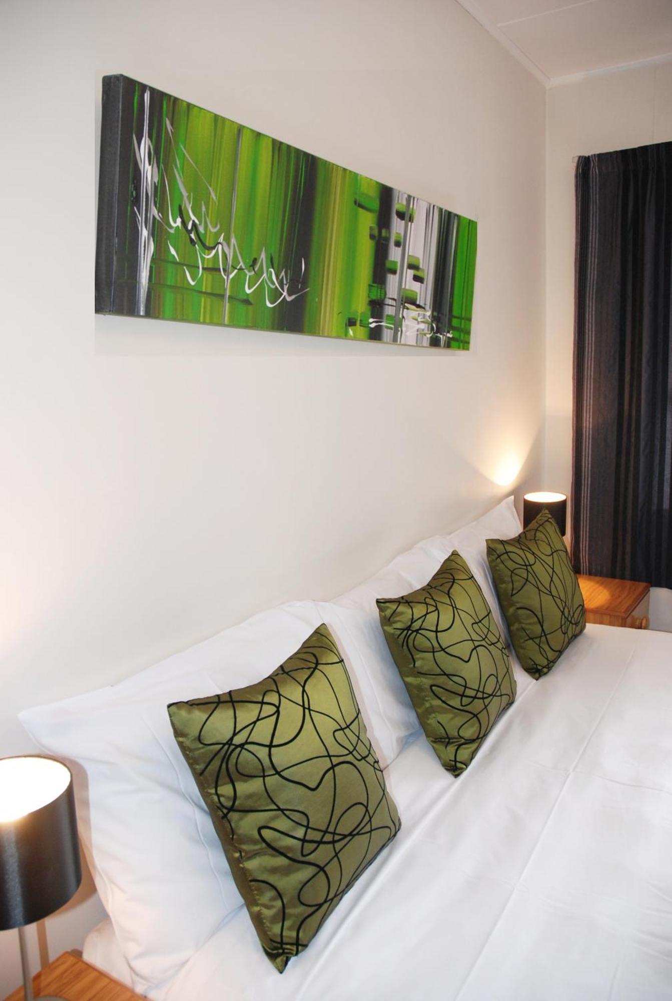 Almond Court 4* Alexandra